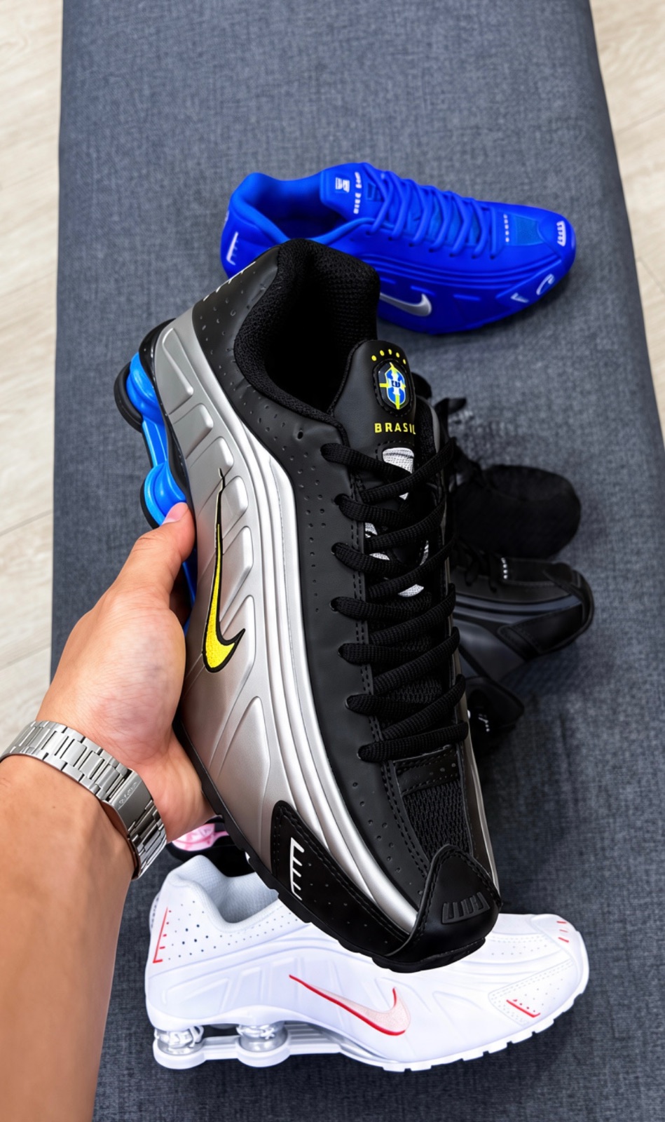 Nike Shox R4