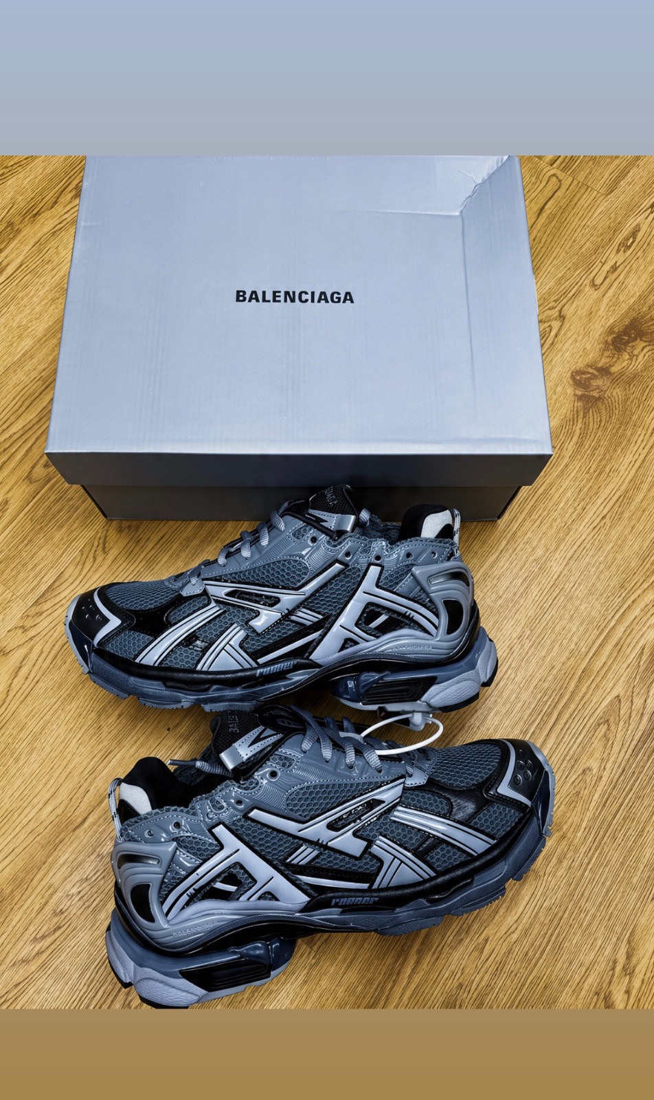 Balenciaga Runner (3 of 4)