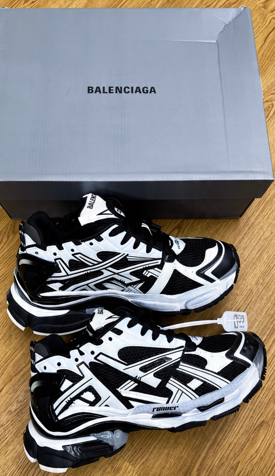 Balenciaga Runner (4 of 4)