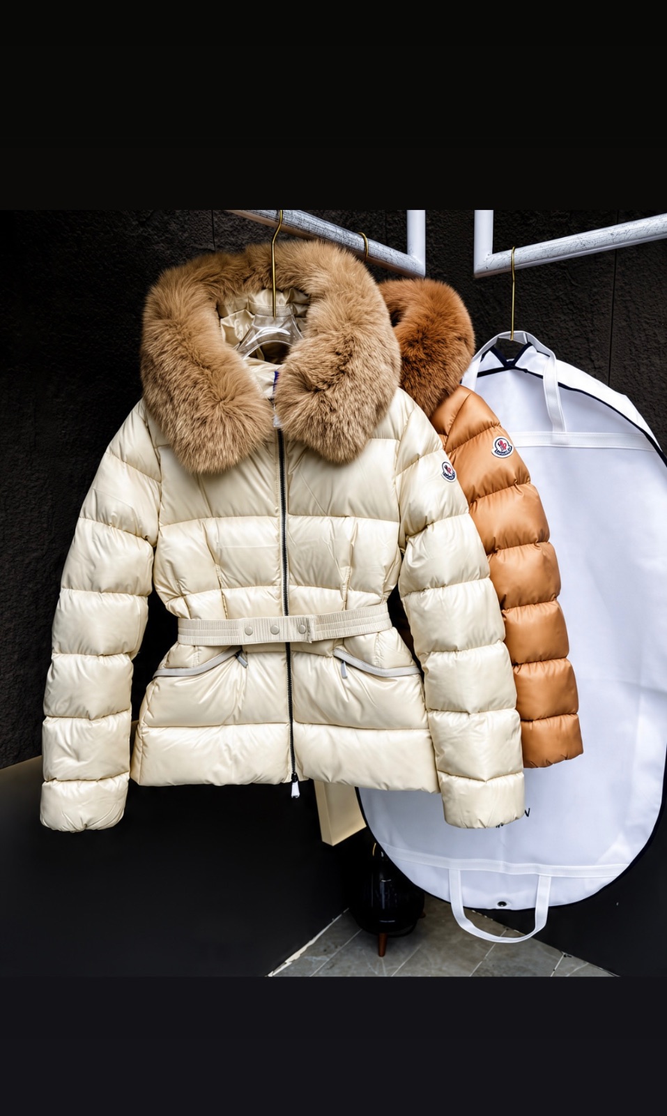 Moncler Short Down Jacket (2 of 3)