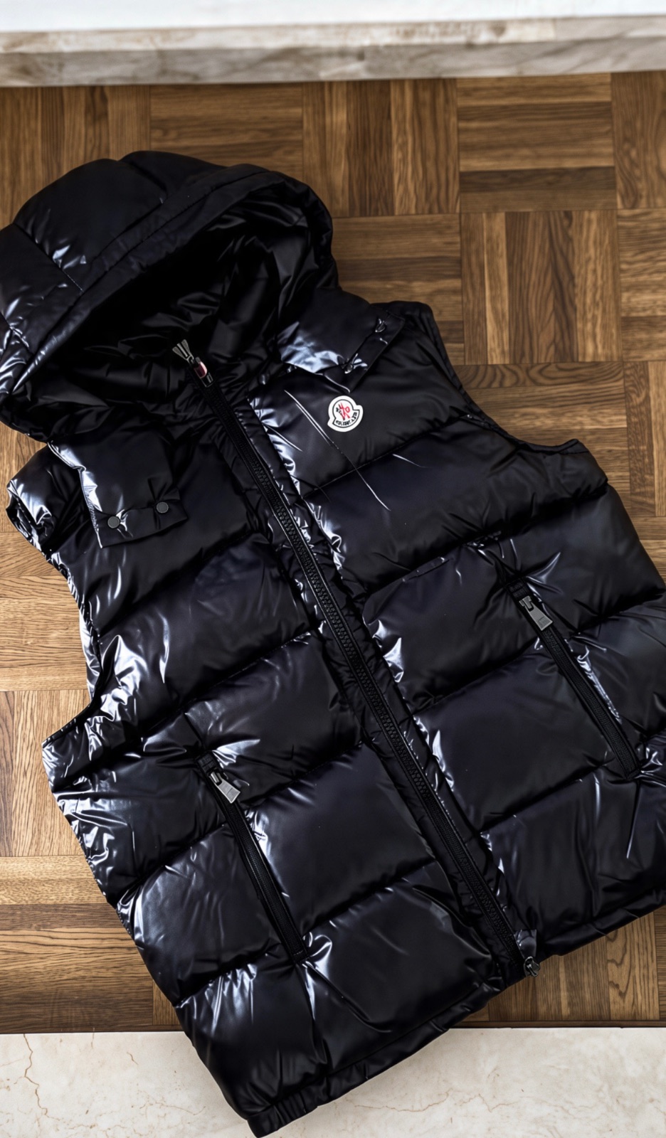 Moncler gillet (2 of 3)