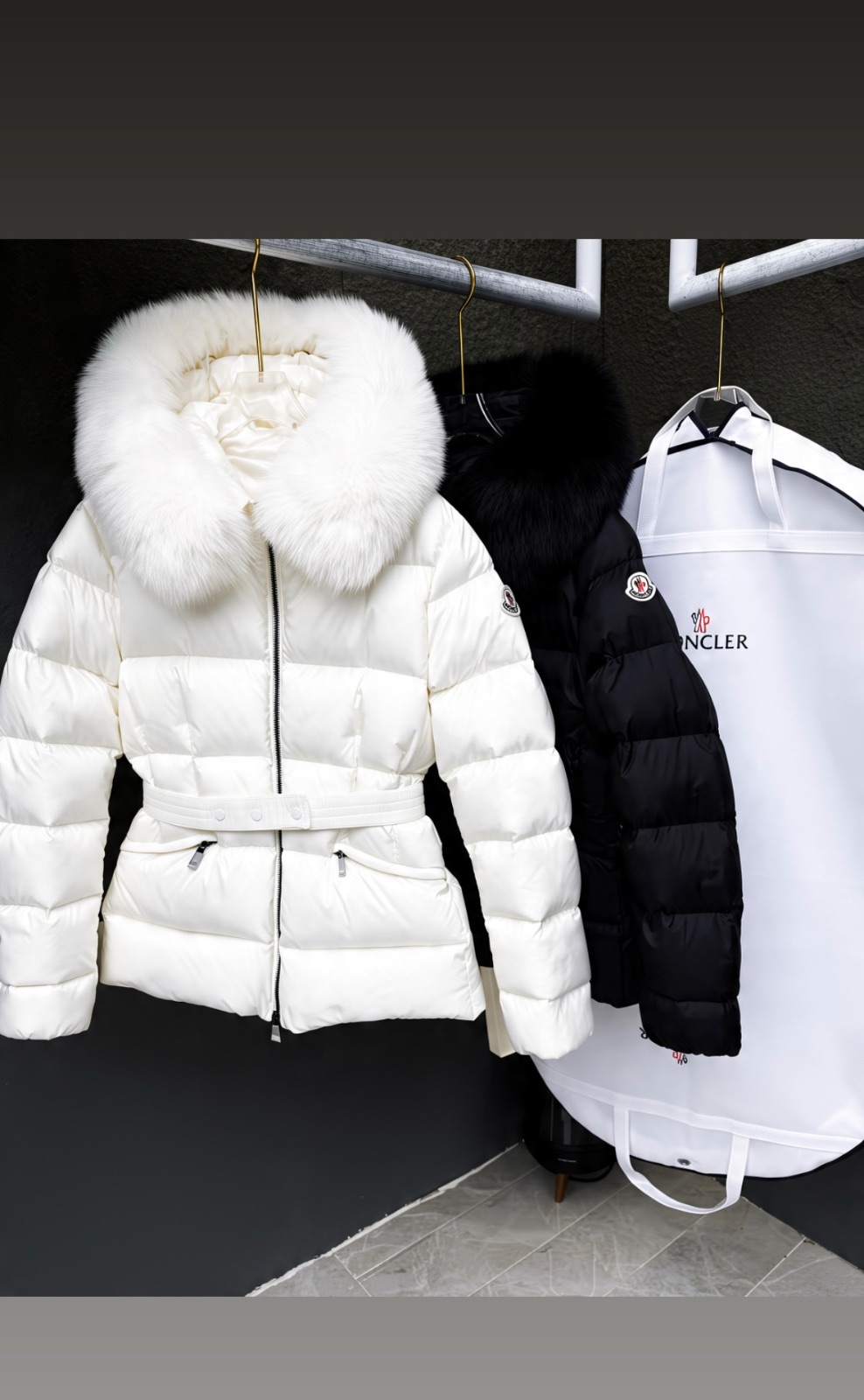 Moncler Short Down Jacket (3 of 3)