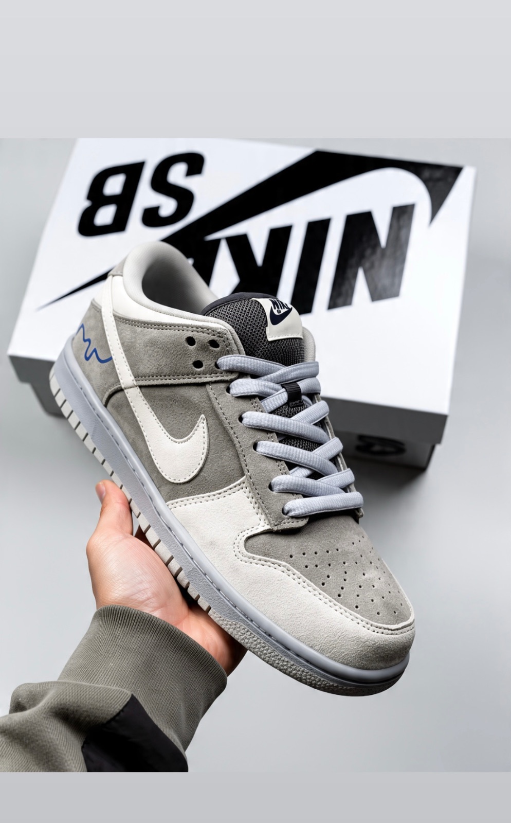 Nike dunk lows (4 of 9)