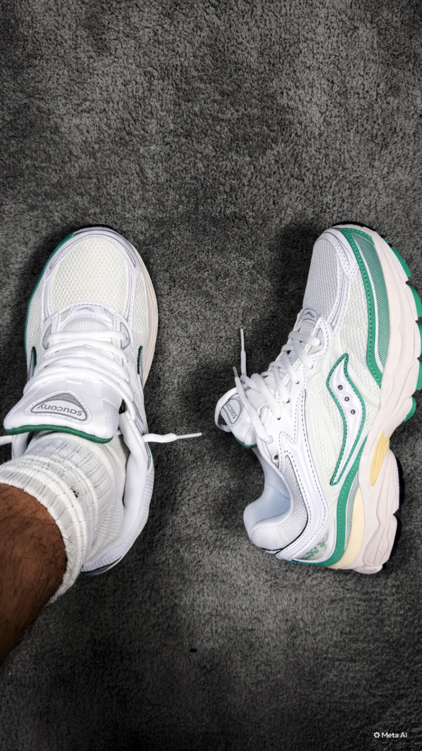 Saucony Trainers (8 of 8)
